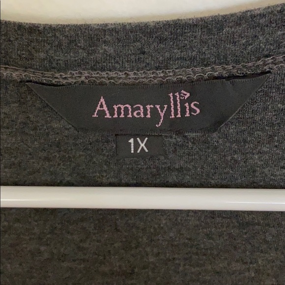 Amaryllis dark grey top with black lace - Picture 3 of 3